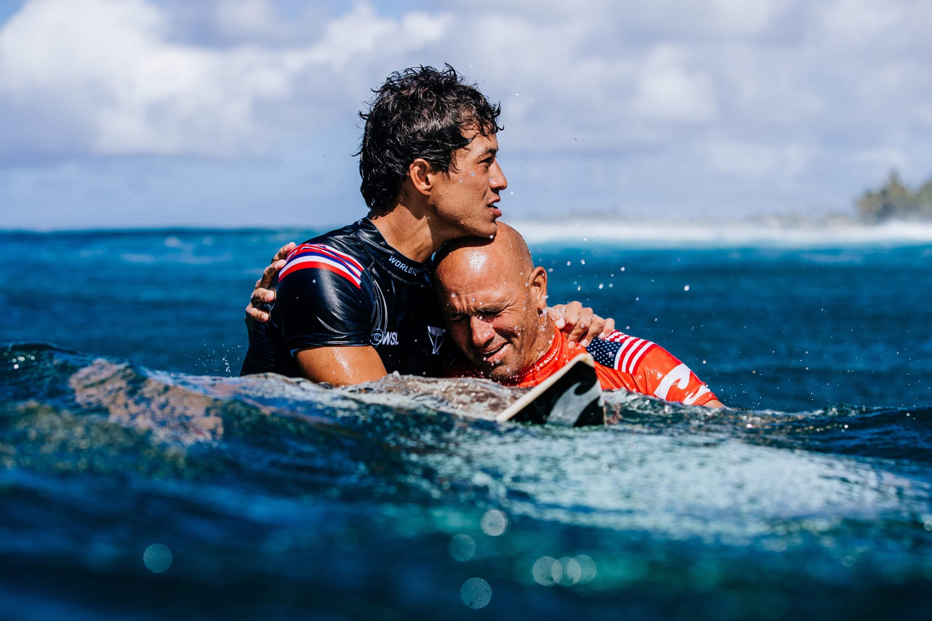 Kelly Slater takes another pipeline victory 30 years after his first