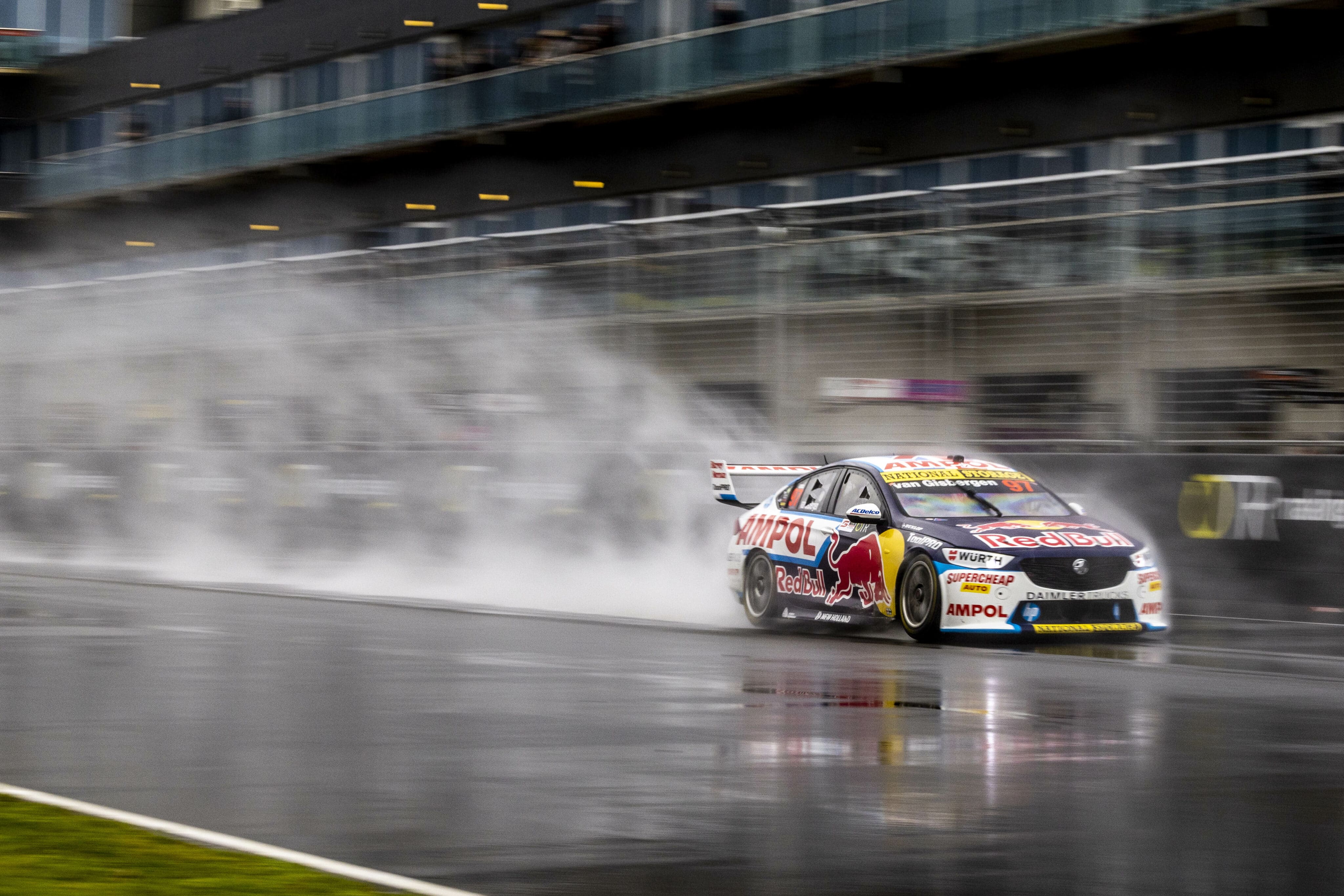 Shane van Gisbergen unstoppable at The Bend