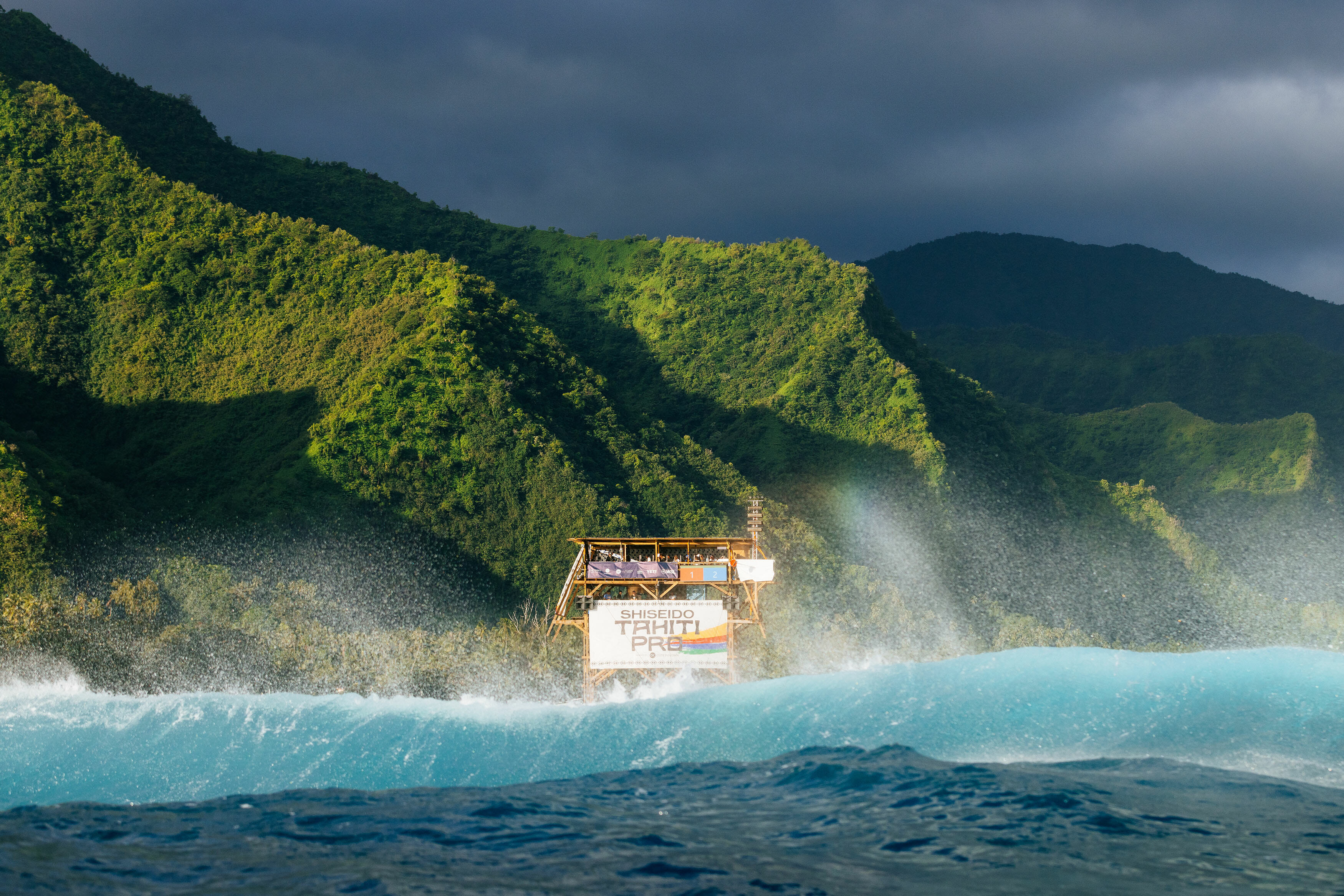 World Title Contenders Arrive in Tahiti With Eyes on WSL Finals