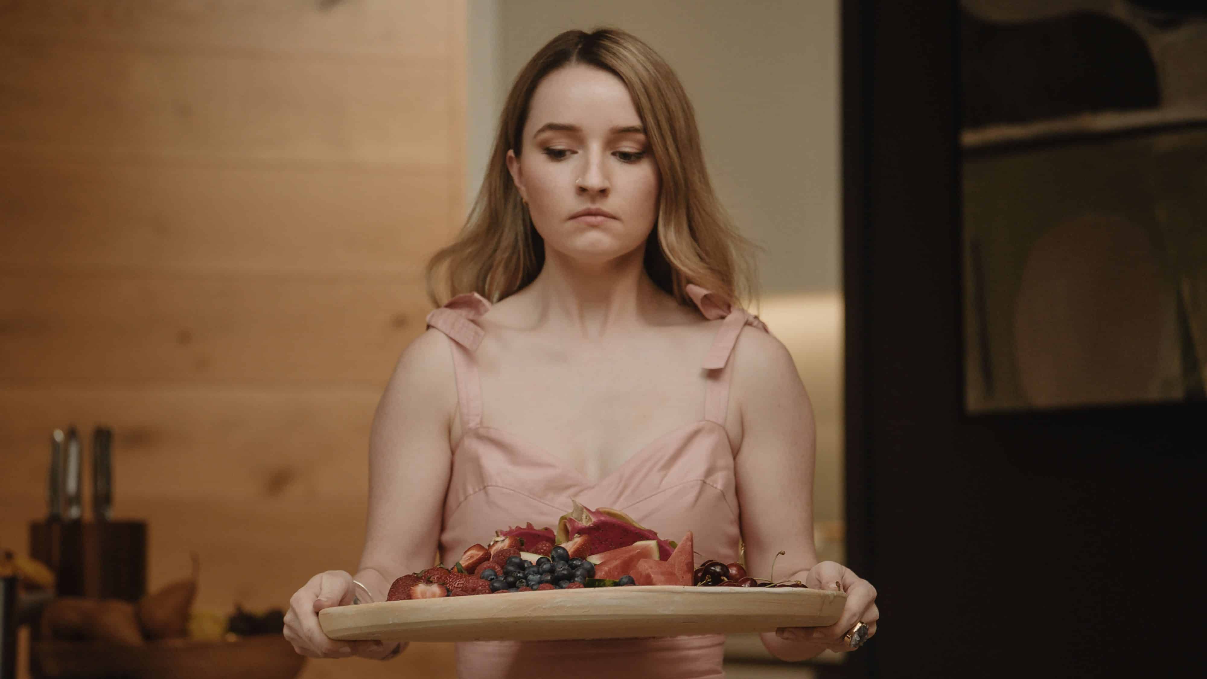 First Look: Kaitlyn Dever Stars as Belle Gibson in Netflix’s Apple Cider Vinegar