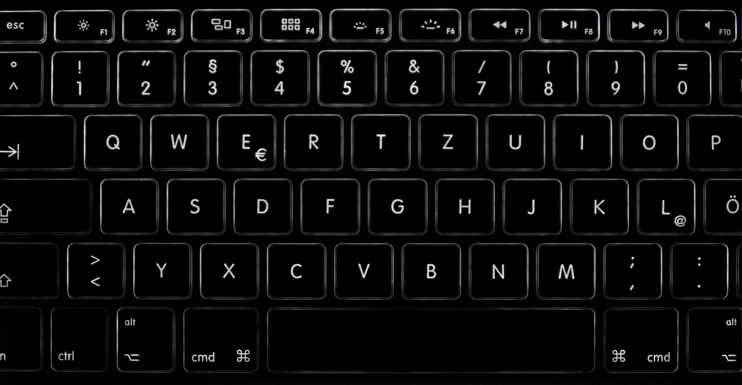 black computer keyboard