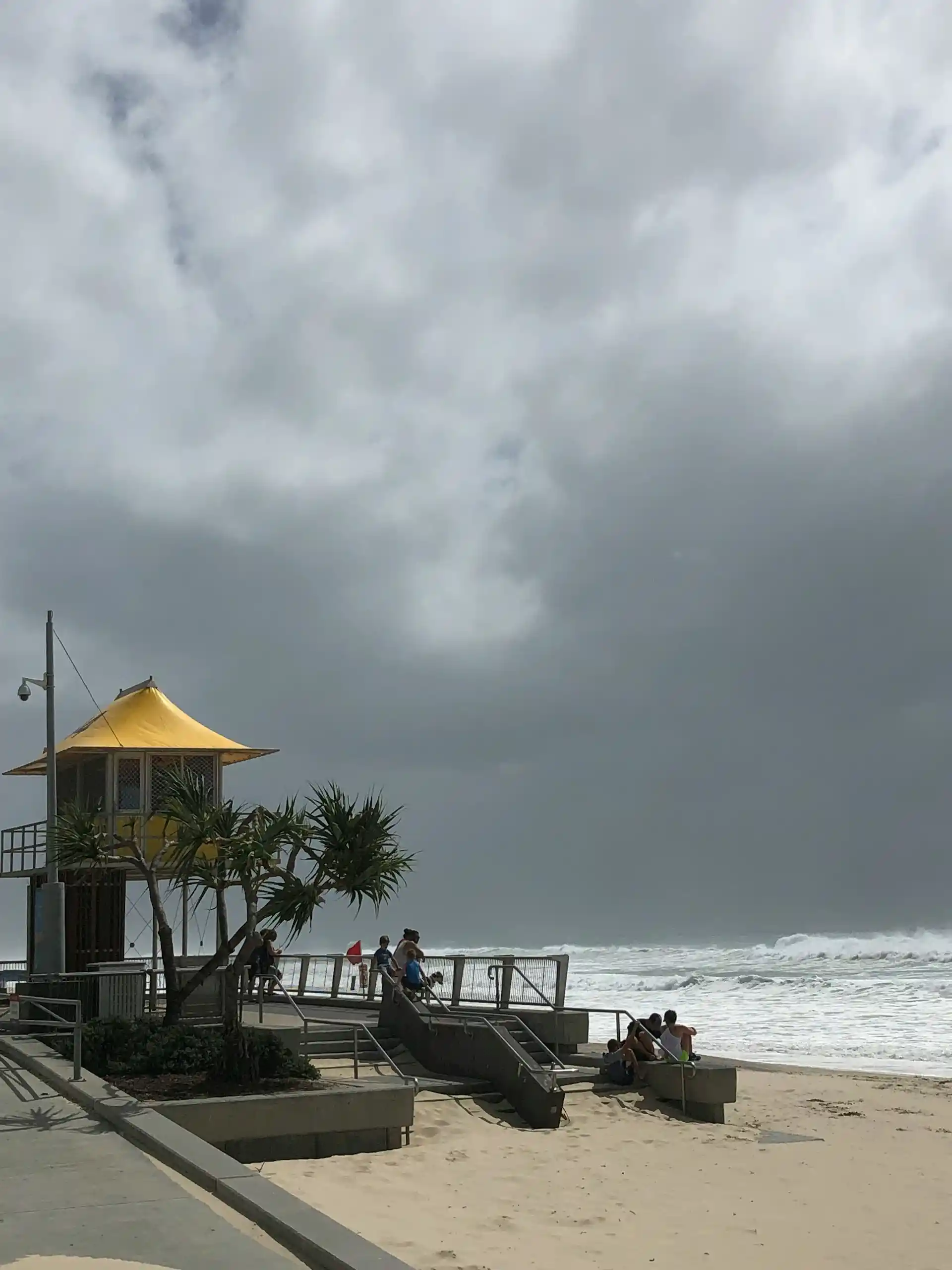 Gold Coast weather forecast: Robina, Southport, and Coolangatta face heavy rainfall up to 240mm this weekend as a humid air mass sweeps the region.