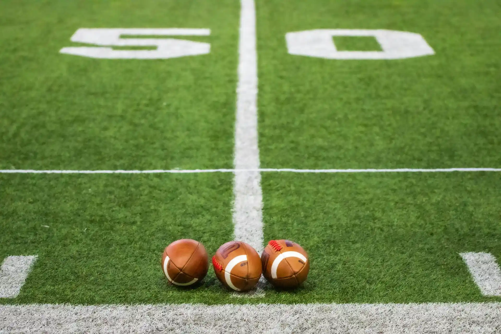 Discover the best Gold Coast venues for Super Bowl LX on Monday 9 February 2026. Find packages, big screens and American menus at these top pubs and bars.