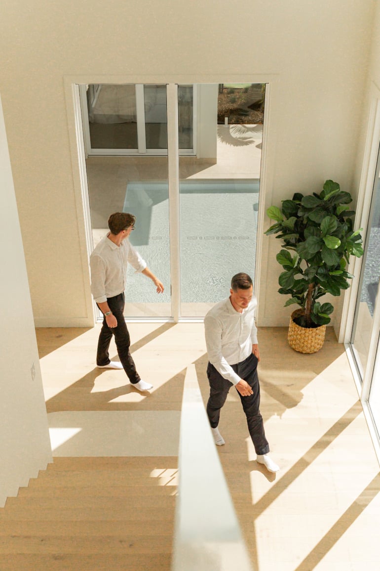 Buyers Collective: The Seller Has an Agent. Shouldn't You? cover